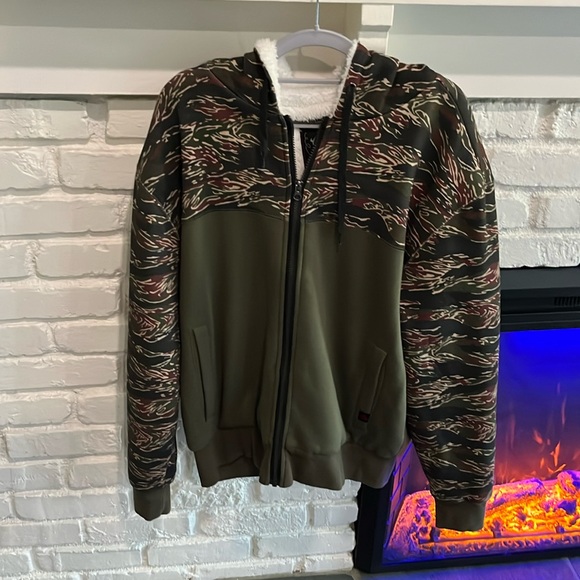 Men’s warm lined hoodie💙 - Picture 1 of 4